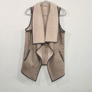 Jodifl Women's Vest. Size Large. Tan Color.